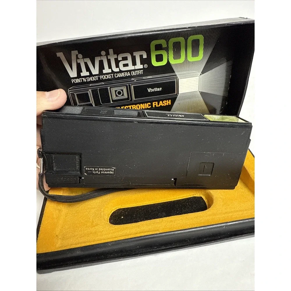 Vintage Vivitar 600 Point and Shoot Camera‎ UNTESTED